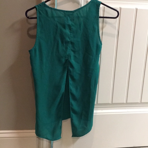 Slit Back Tank - Picture 3 of 3